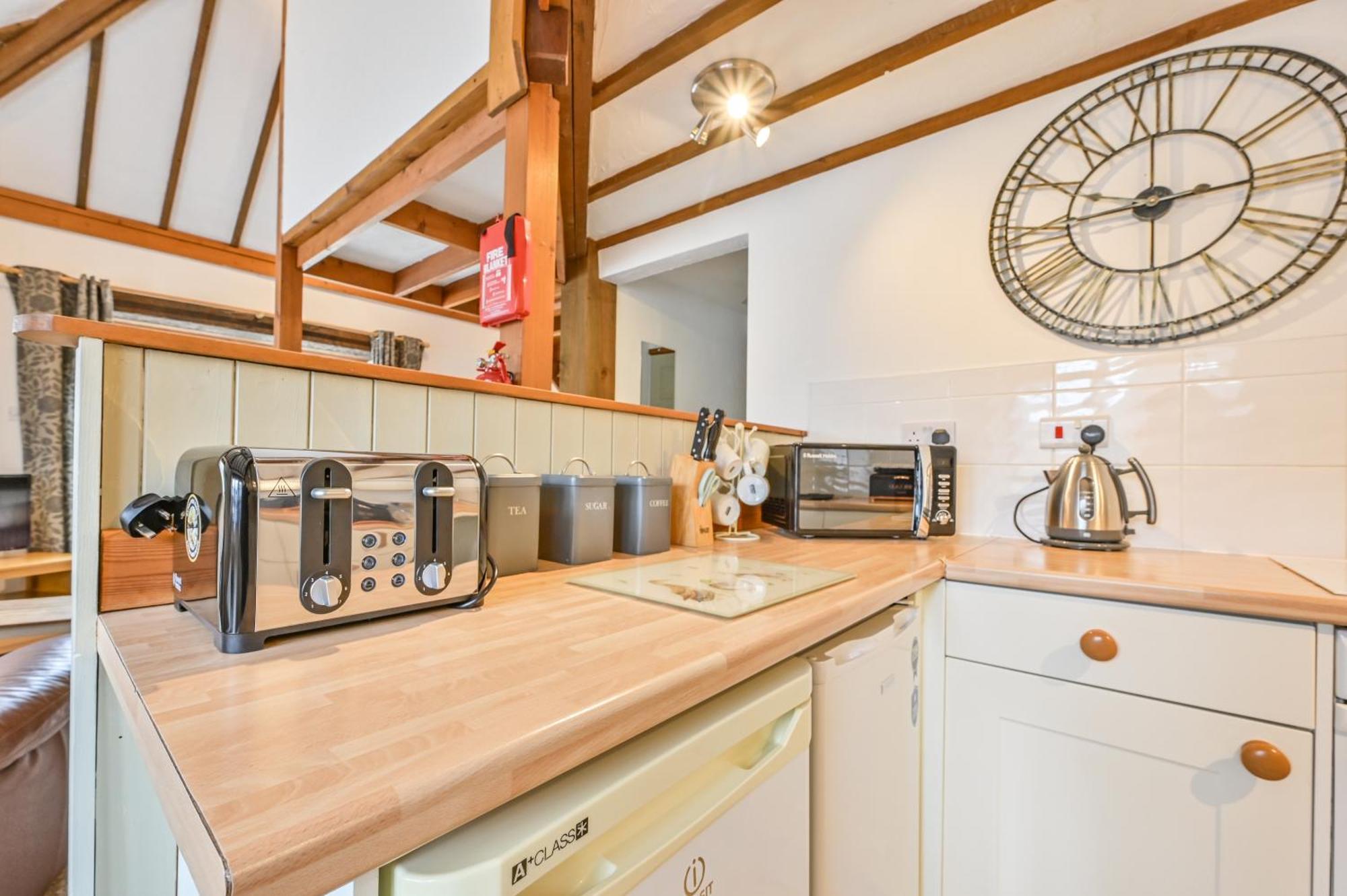 Polean Farm Cottages - With Free Animal Feeding And Pony Rides And Free Access To A Nearby Pool ルー 部屋 写真