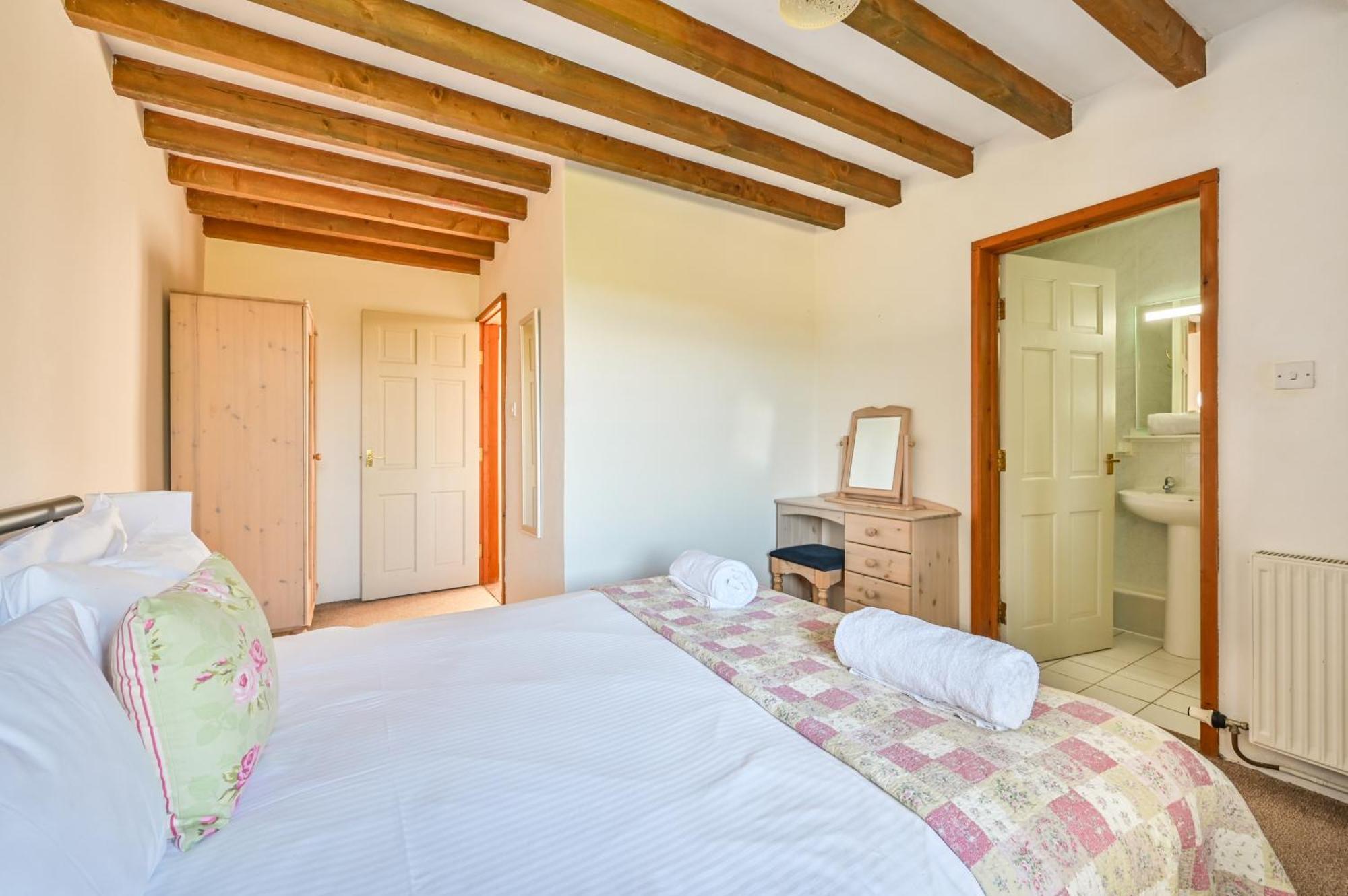 Polean Farm Cottages - With Free Animal Feeding And Pony Rides And Free Access To A Nearby Pool ルー 部屋 写真