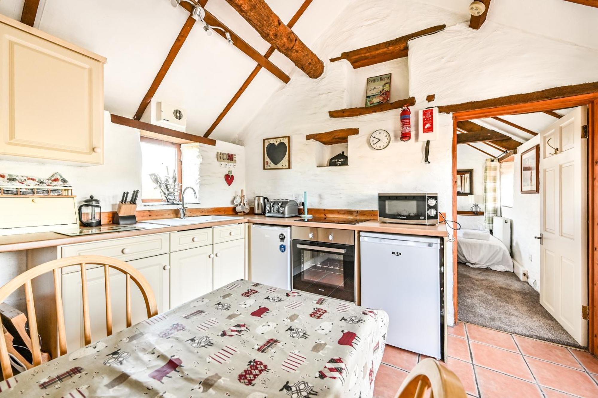 Polean Farm Cottages - With Free Animal Feeding And Pony Rides And Free Access To A Nearby Pool ルー 部屋 写真